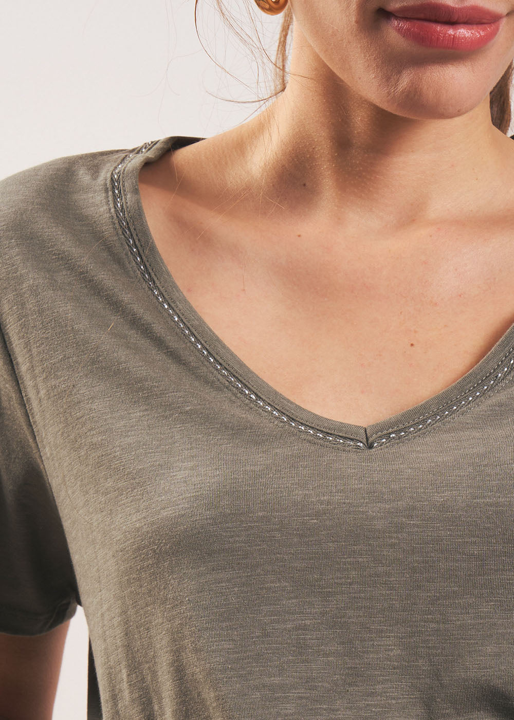 THEI T-shirt col V - 4 - Sud Express - Sud Express