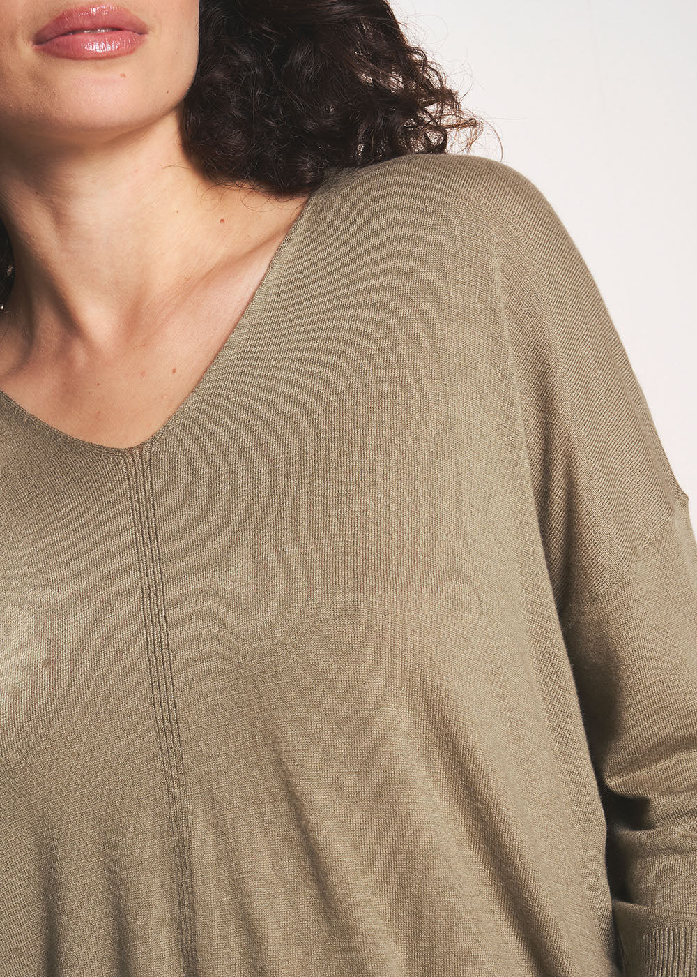 MANONO Pull col V oversize avec manches mi-longues - 2 - Sud Express - Sud Express