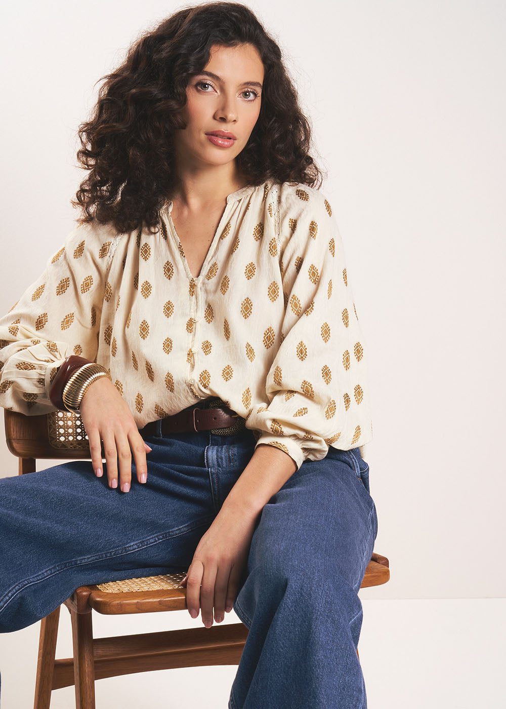 CEMILA Blouse à col mao et broderies dorées - 1 - Sud Express - Sud Express