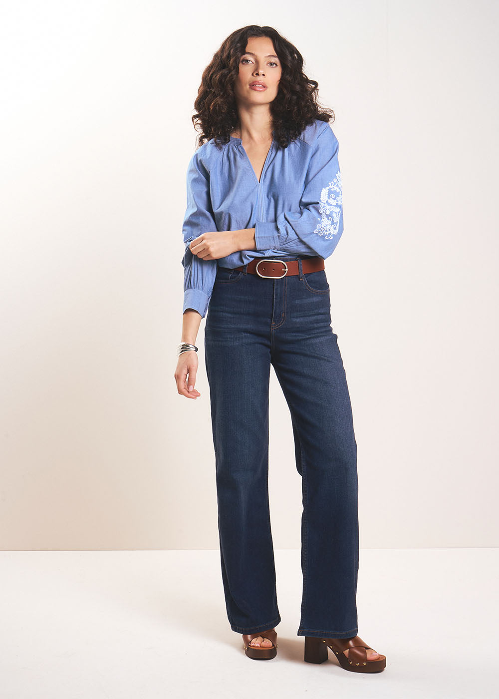 TOPAZE Blouse en chambray brodé avec manches gigot - 1 - Sud Express - Sud Express