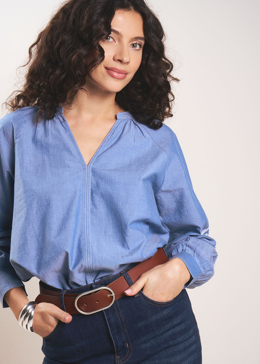 TOPAZE Blouse en chambray brodé avec manches gigot - 4 - Sud Express - Sud Express