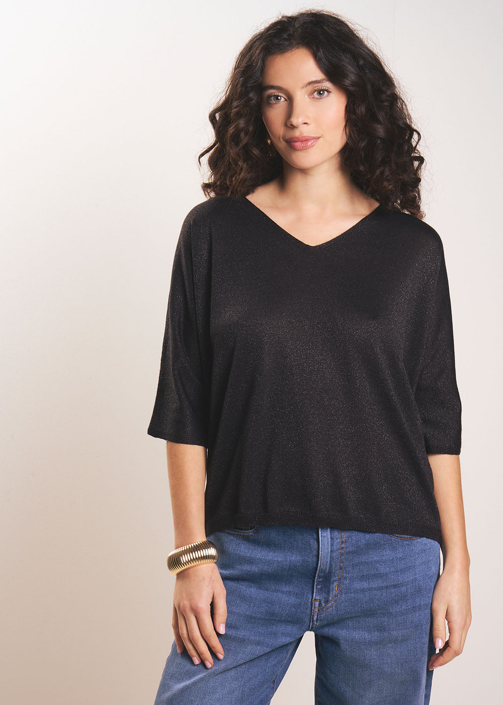 MIKOLOR Pull col V oversize en maille brillante et manches courtes - 1 - Sud Express - Sud Express