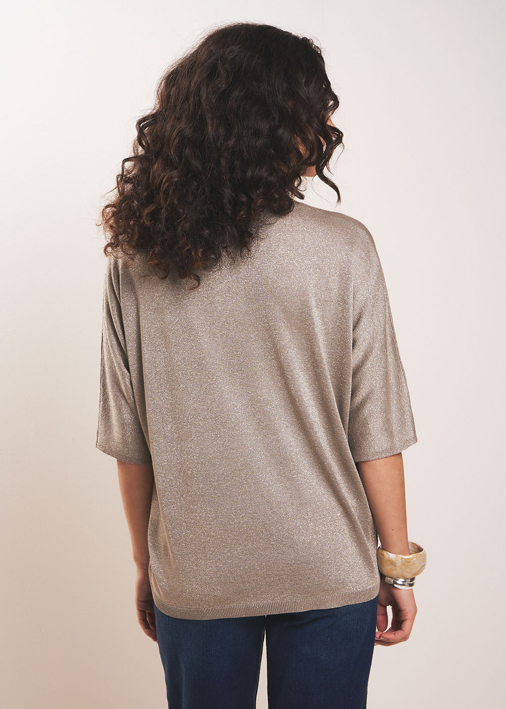 MIKOLOR Pull col V oversize en maille brillante et manches courtes - 3 - Sud Express - Sud Express