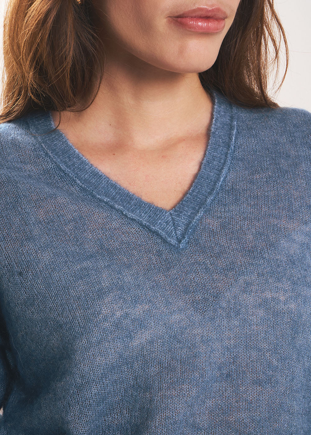 MIGUELY Pull col V en mohair - 2 - Sud Express - Sud Express