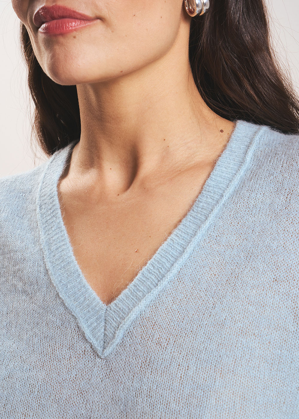 MIGUELY Pull col V en mohair - 2 - Sud Express - Sud Express