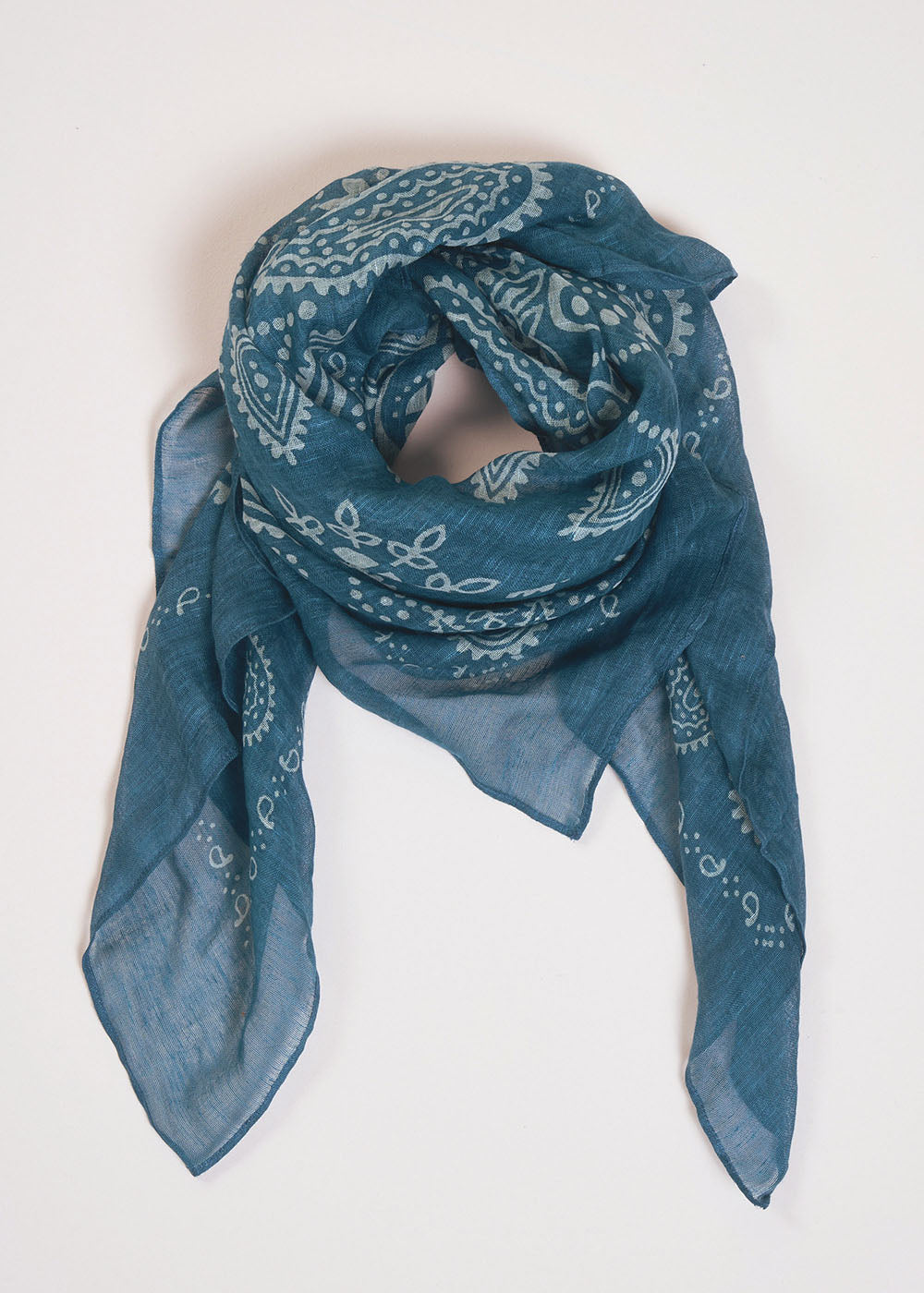 FALA Foulard à motif paisley délicat - 1 - Sud Express - Sud Express