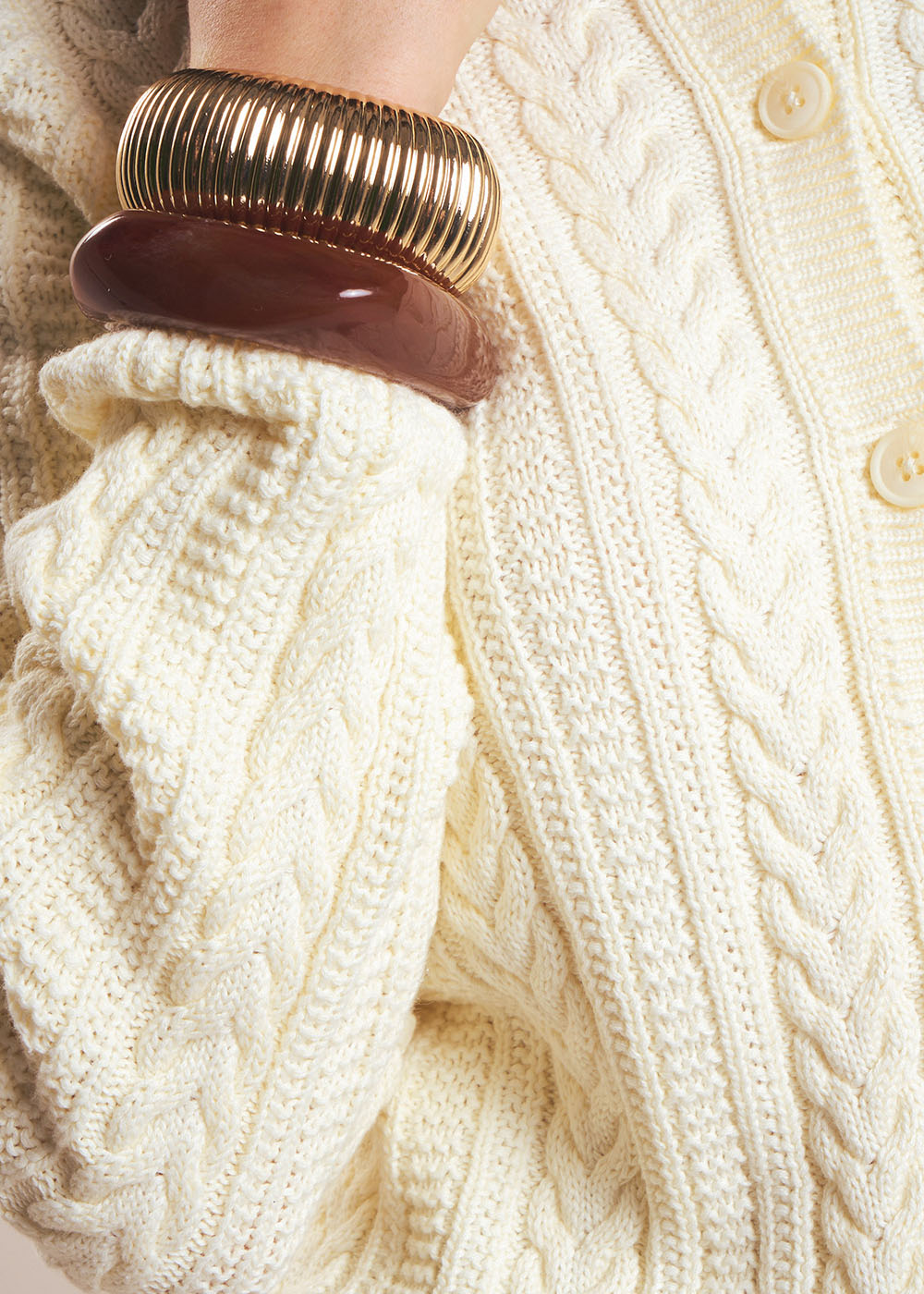 GILIOUK  Gilet court boutonné en coton à torsades - 4 - Sud Express - Sud Express