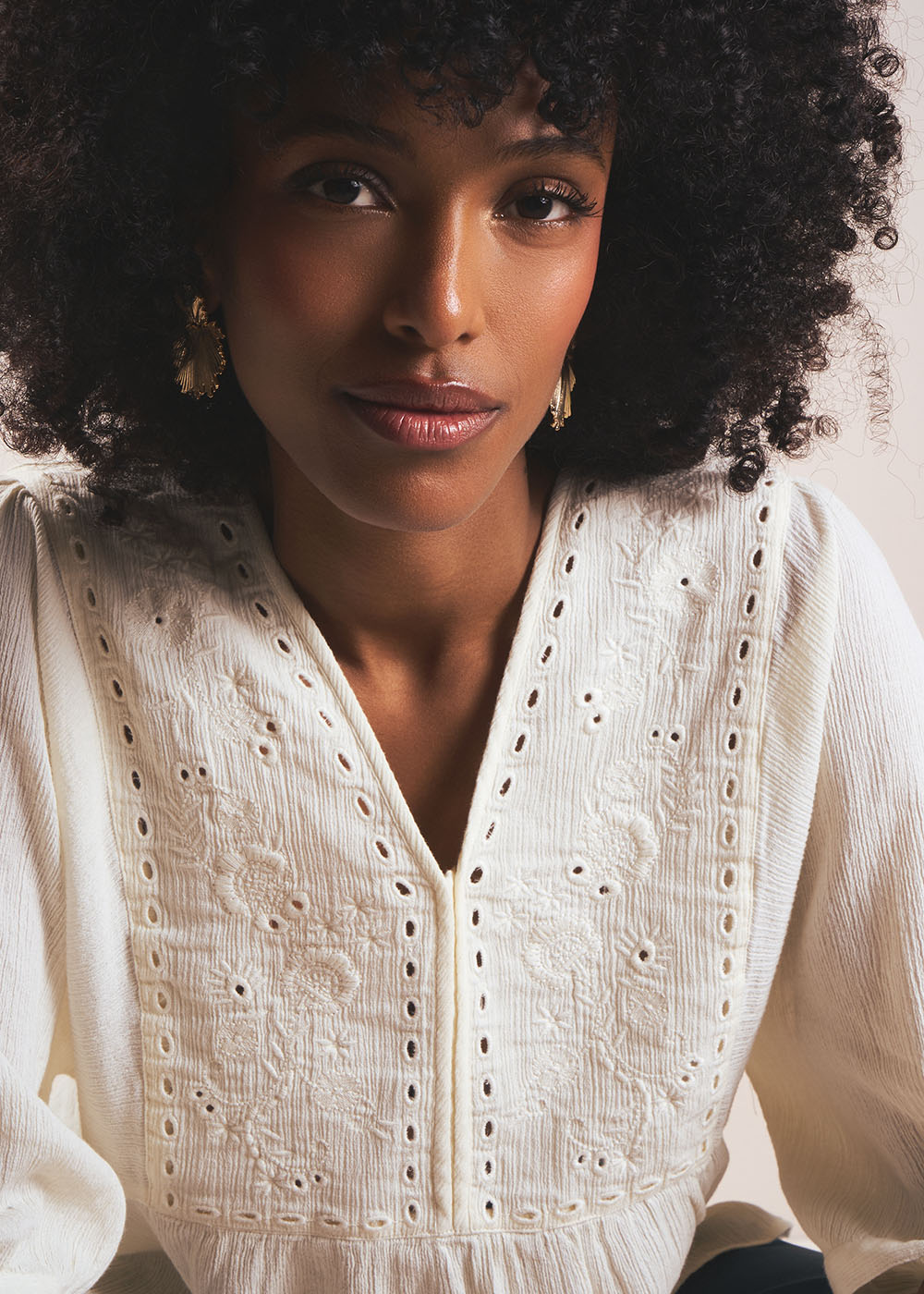 TORIEN Top col V brodée et manches courtes ballon - 2 - Sud Express - Sud Express