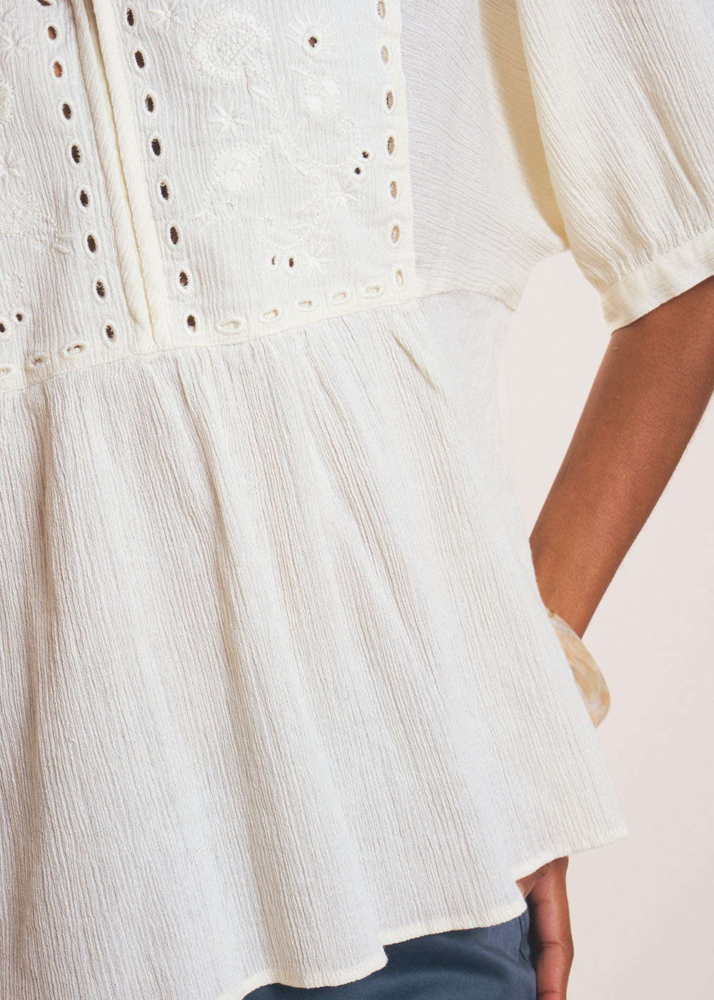 TORIEN Top col V brodée et manches courtes ballon - 4 - Sud Express - Sud Express