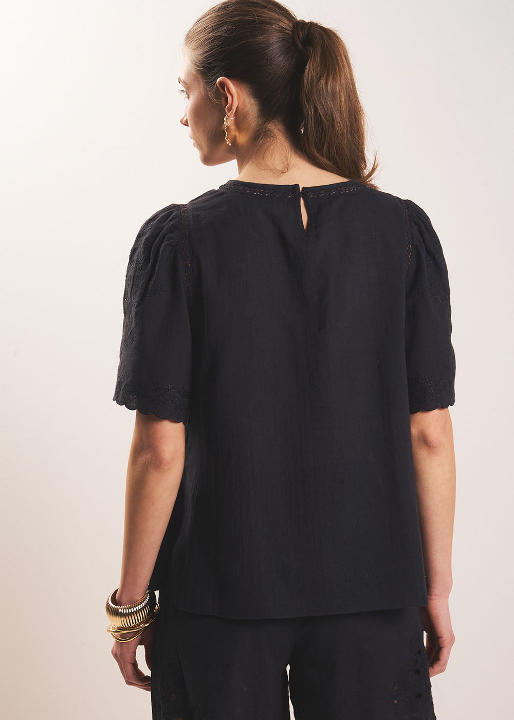 TOJILI Top à broderies florales et manches courtes - 3 - Sud Express - Sud Express