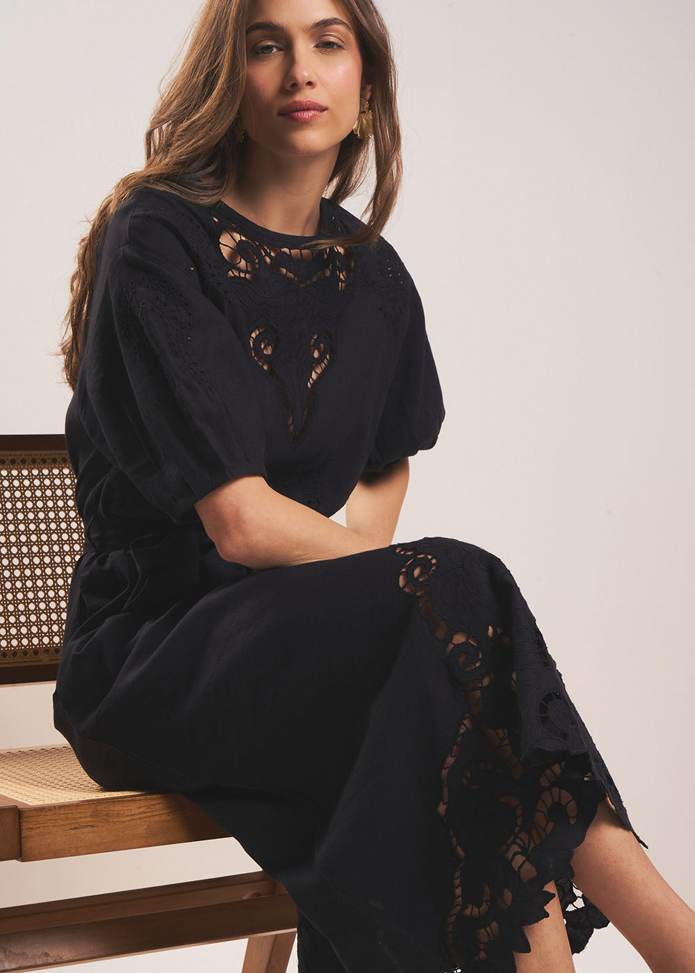 ROBALINE Robe midi brodée en lin et coton - 1 - Sud Express - Sud Express