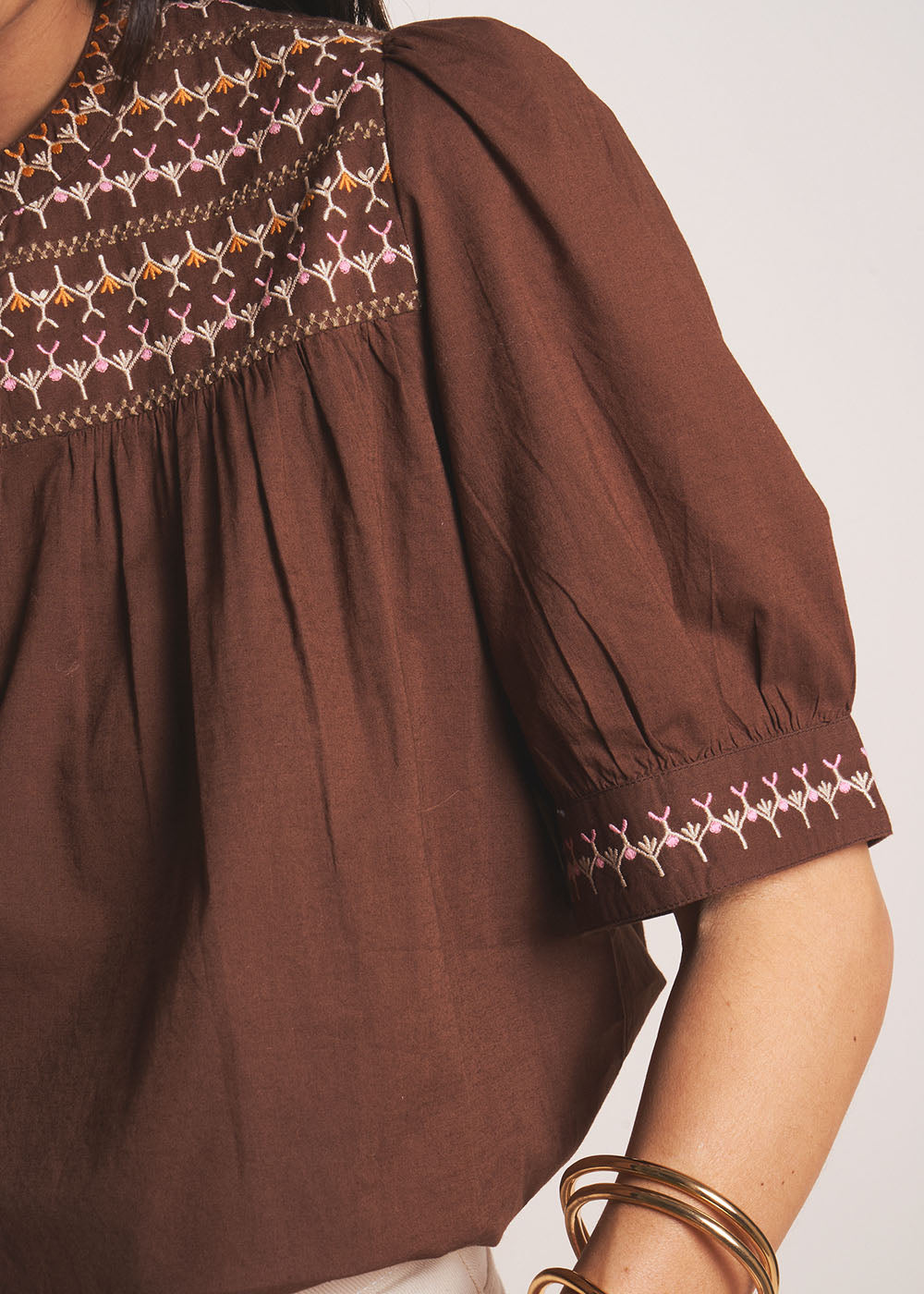 TILOA Blouse chocolat à fronces en coton - 2 - Sud Express - Sud Express