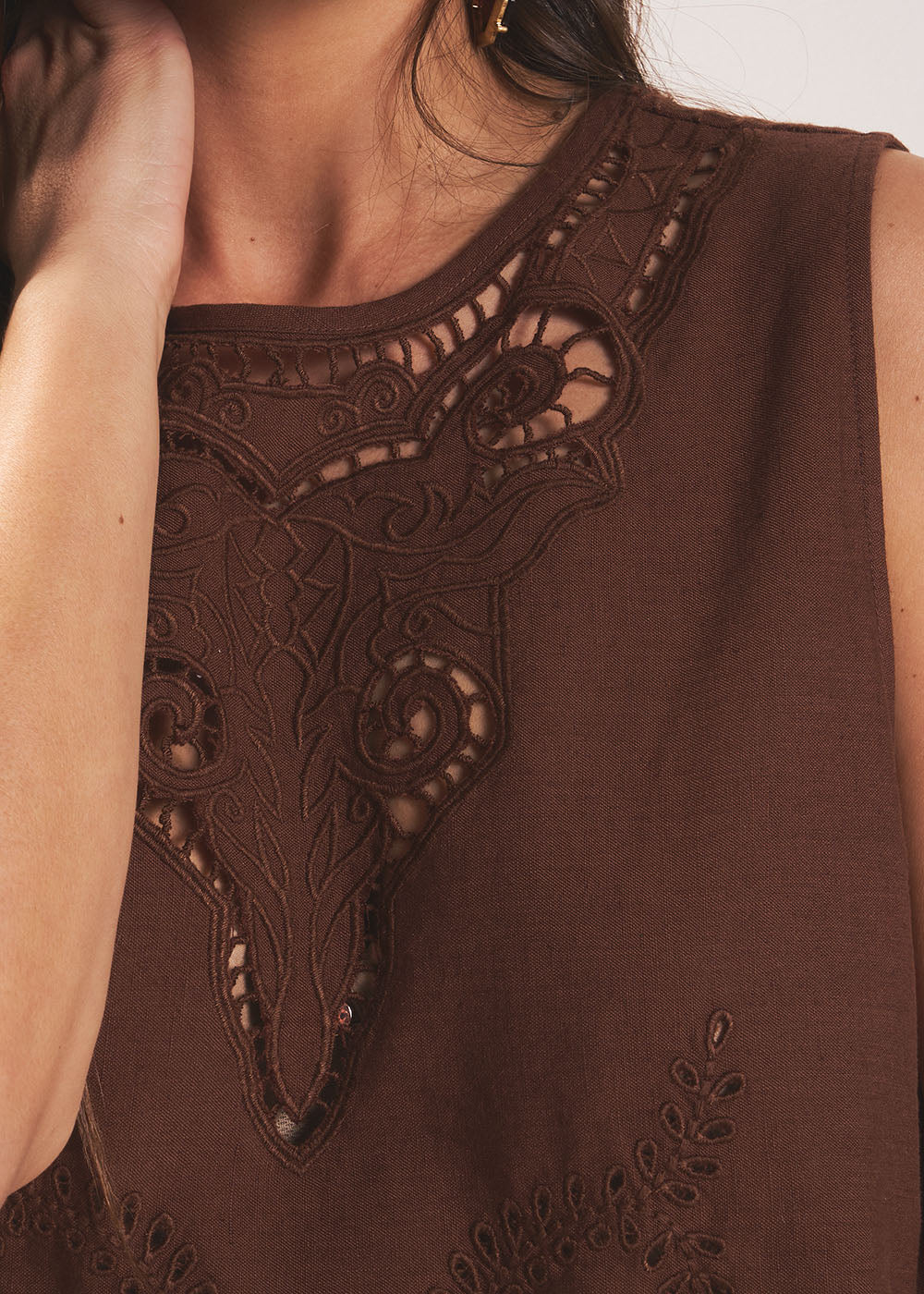 TOBALINE Top brodé sans manches - 2 - Sud Express - Sud Express