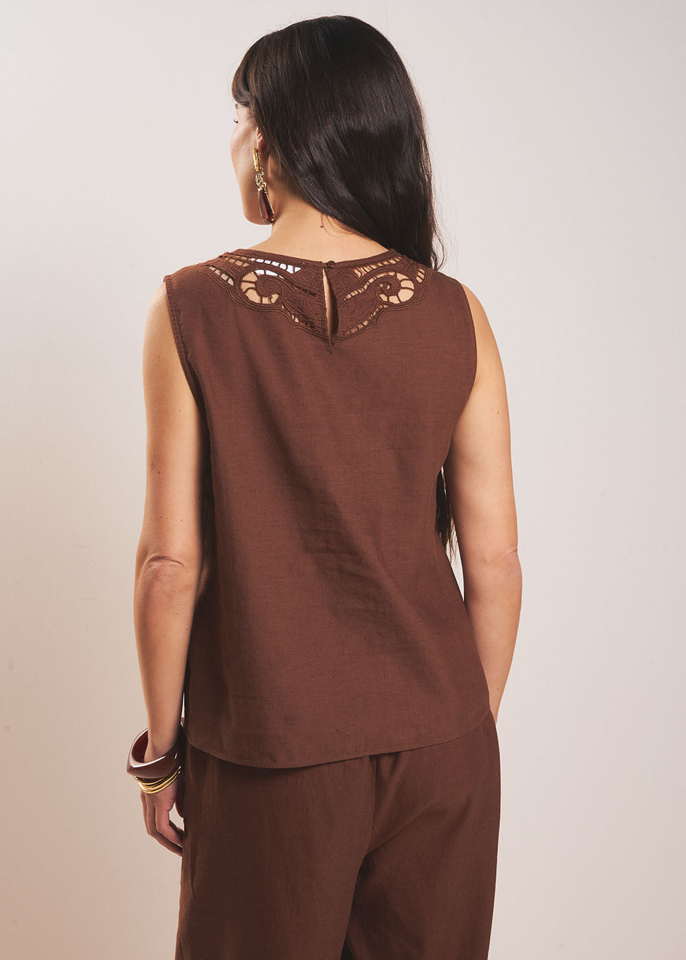 TOBALINE Top brodé sans manches - 3 - Sud Express - Sud Express