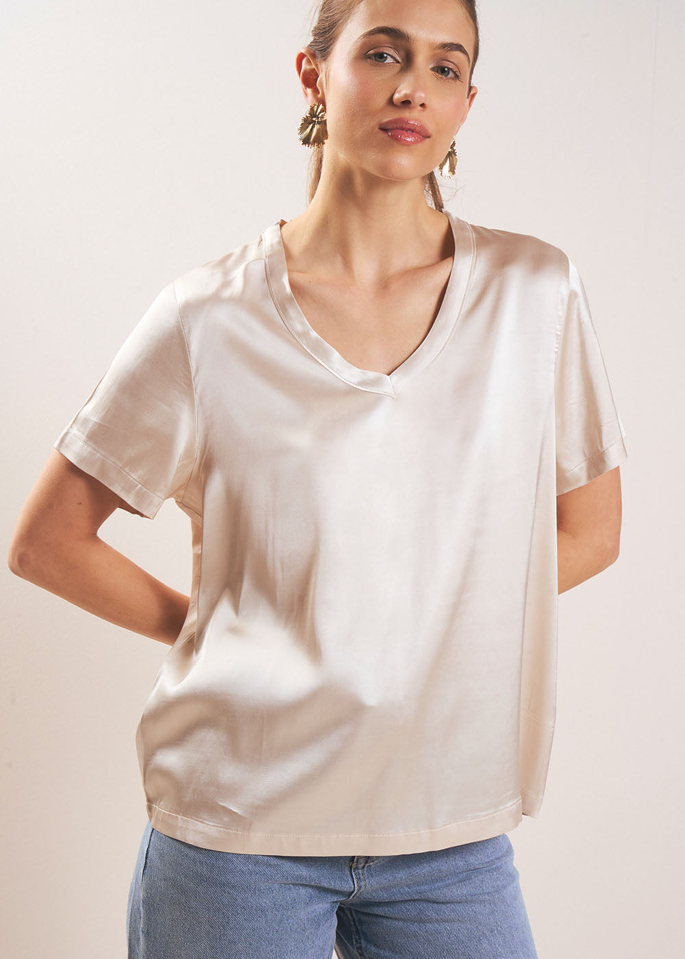TELCIA T-shirt col V satinée - 1 - Sud Express - Sud Express