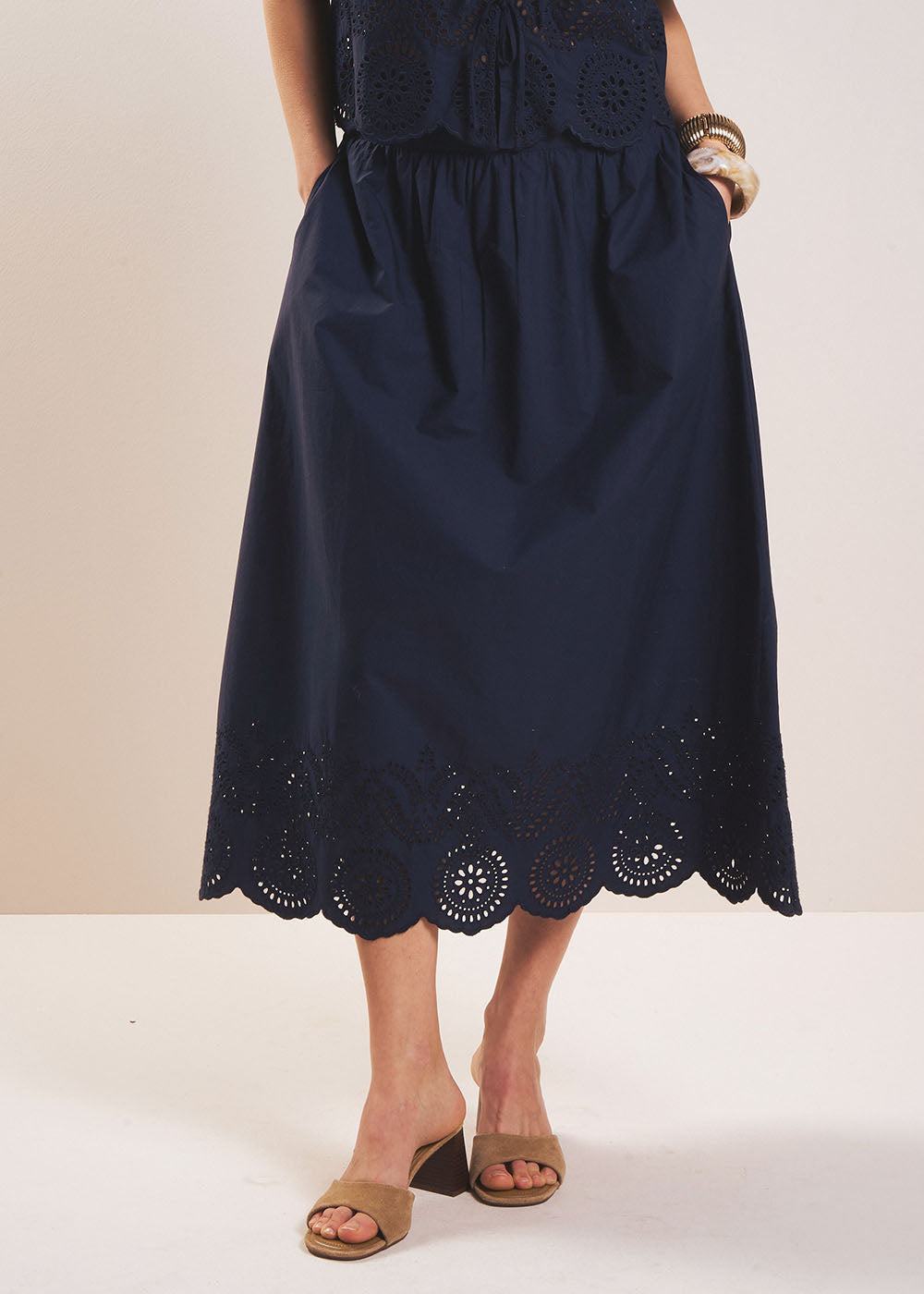 JILIANA Jupe midi broderies anglaises - 2 - Sud Express - Sud Express