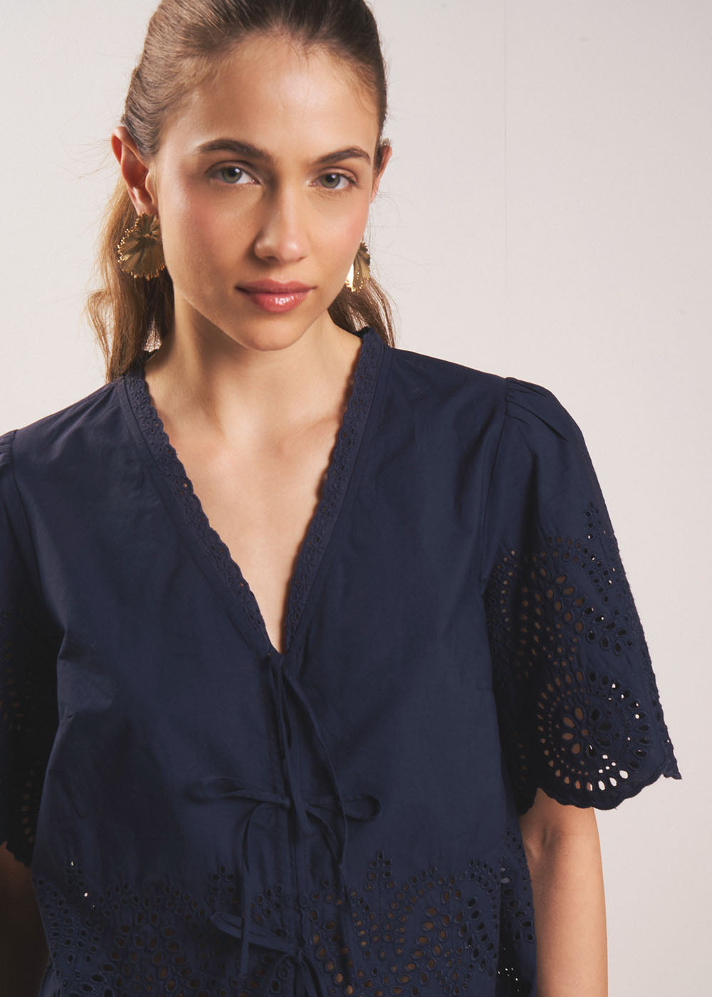 TILIANA Top avec broderies anglaises - 2 - Sud Express - Sud Express