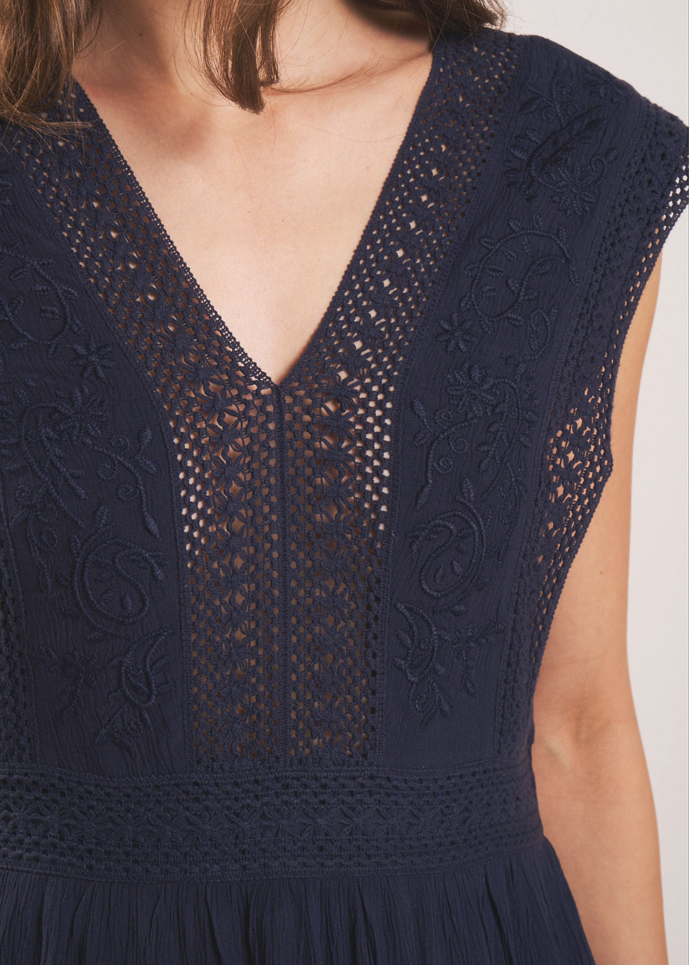 RALIZIA Robe longue en gaz léger et dentelle macramé - 4 - Sud Express - Sud Express