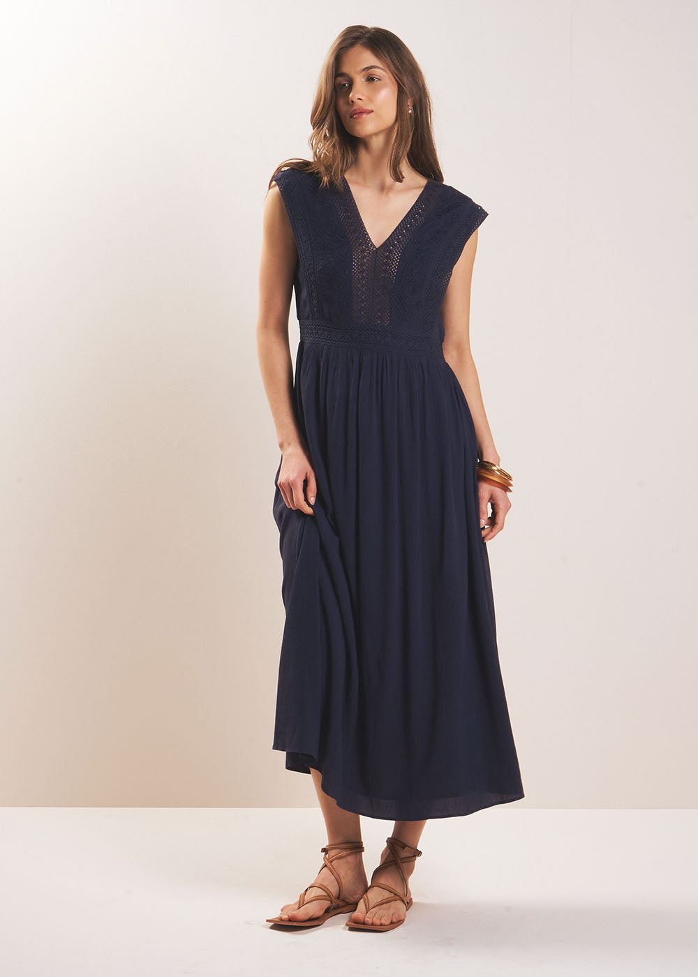 Robe longue en gaz léger et dentelle macramé - Sud Express - 5 - Sud Express