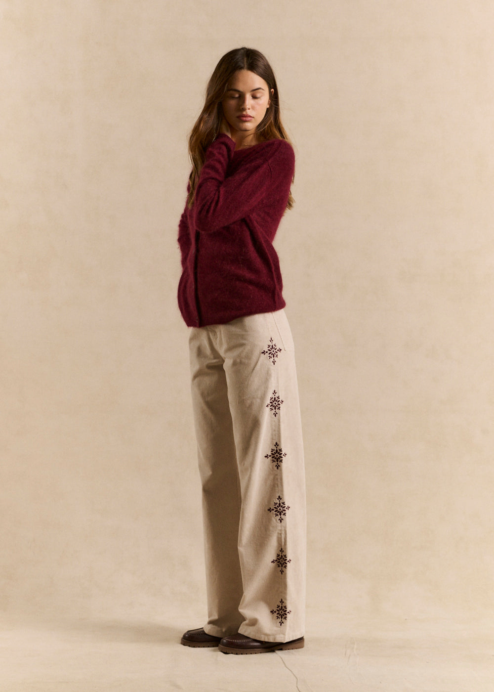 Pantalon wide-leg en velours côtelé brodé - Sud Express - 6 - Sud Express
