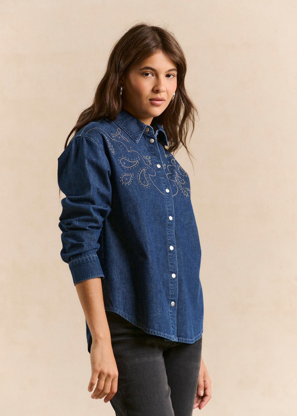 Chemise en denim avec clous - Sud Express - 5 - Sud Express