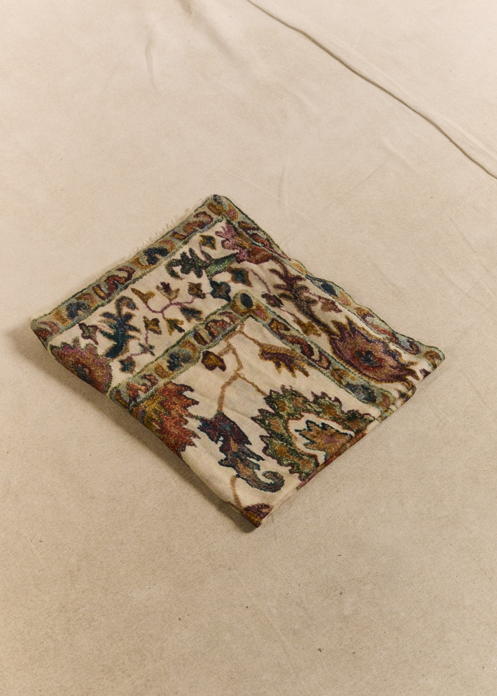 Foulard motif fleuri vintage - Sud Express - 1 - Sud Express
