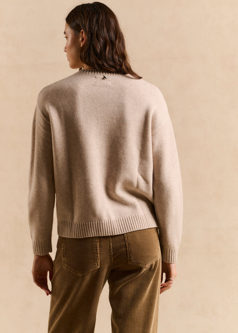 Round-neck sweater embroidered with floral pattern - Sud Express - 3 - Sud Express