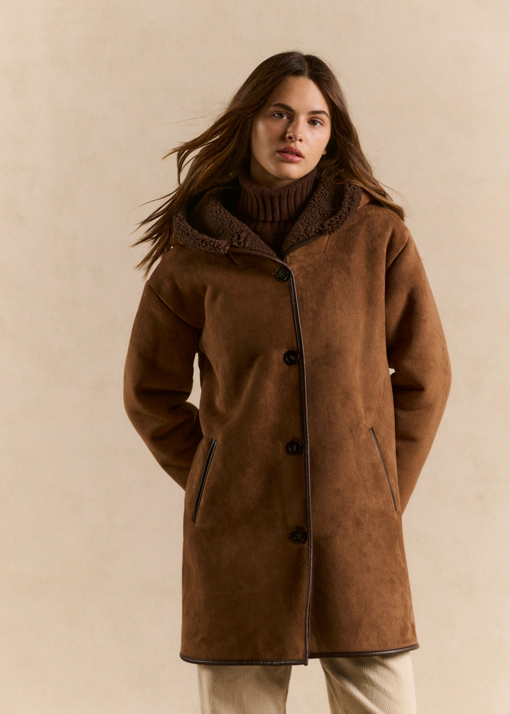 Manteau ample en peau lainée à capuche - Sud Express - 1 - Sud Express