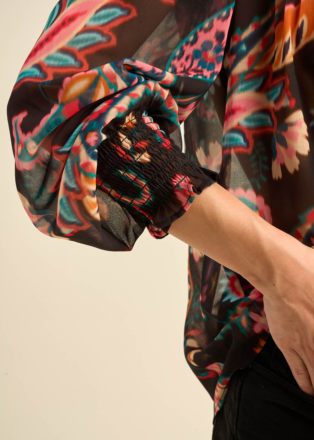 Blouse imprimée avec détails plissés - Sud Express - 4 - Sud Express