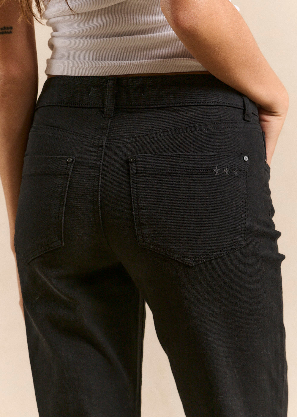 Jean flare court en denim noir - Sud Express - 4 - Sud Express