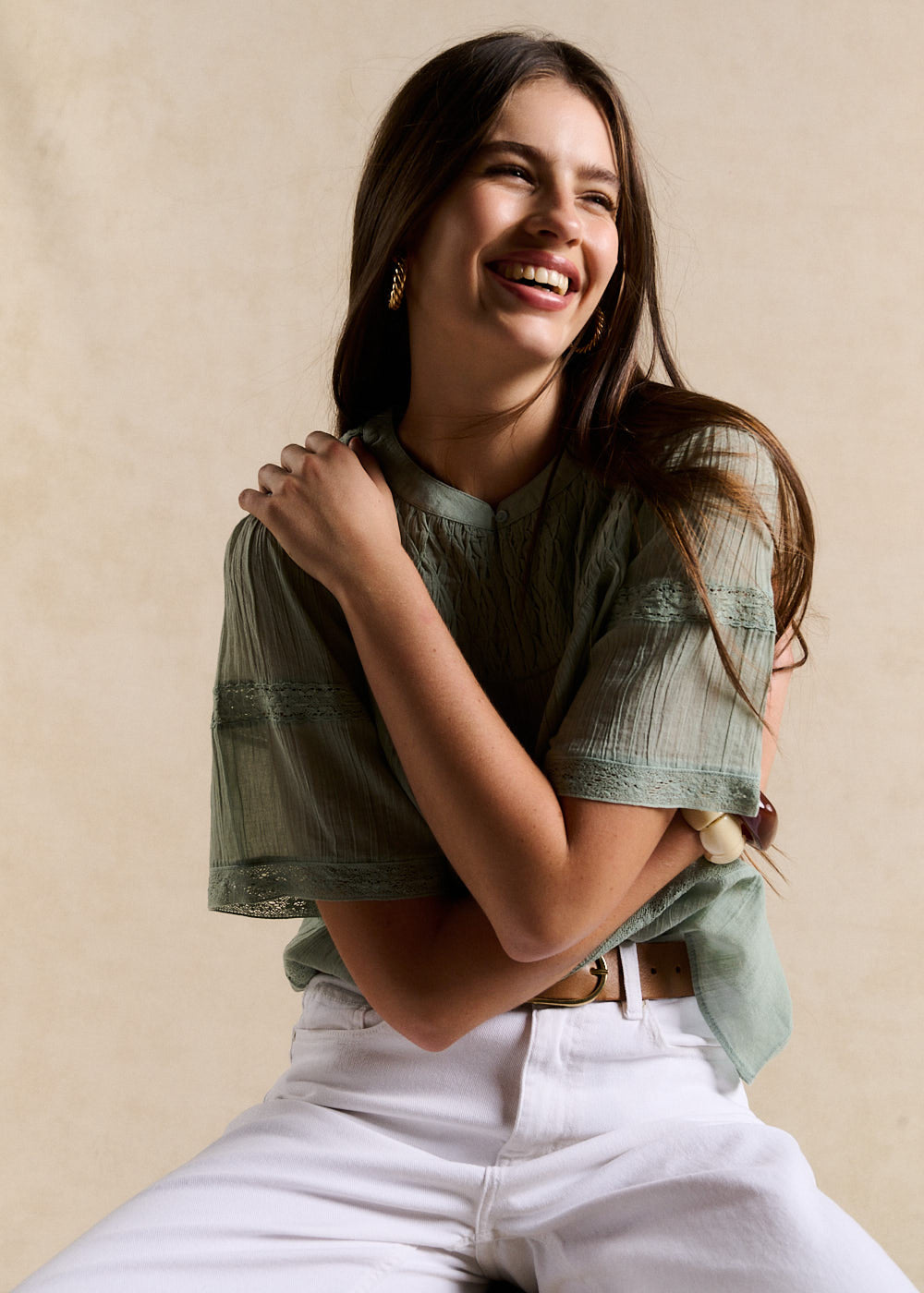 Top en coton à broderie et smock - Sud Express - 5 - Sud Express