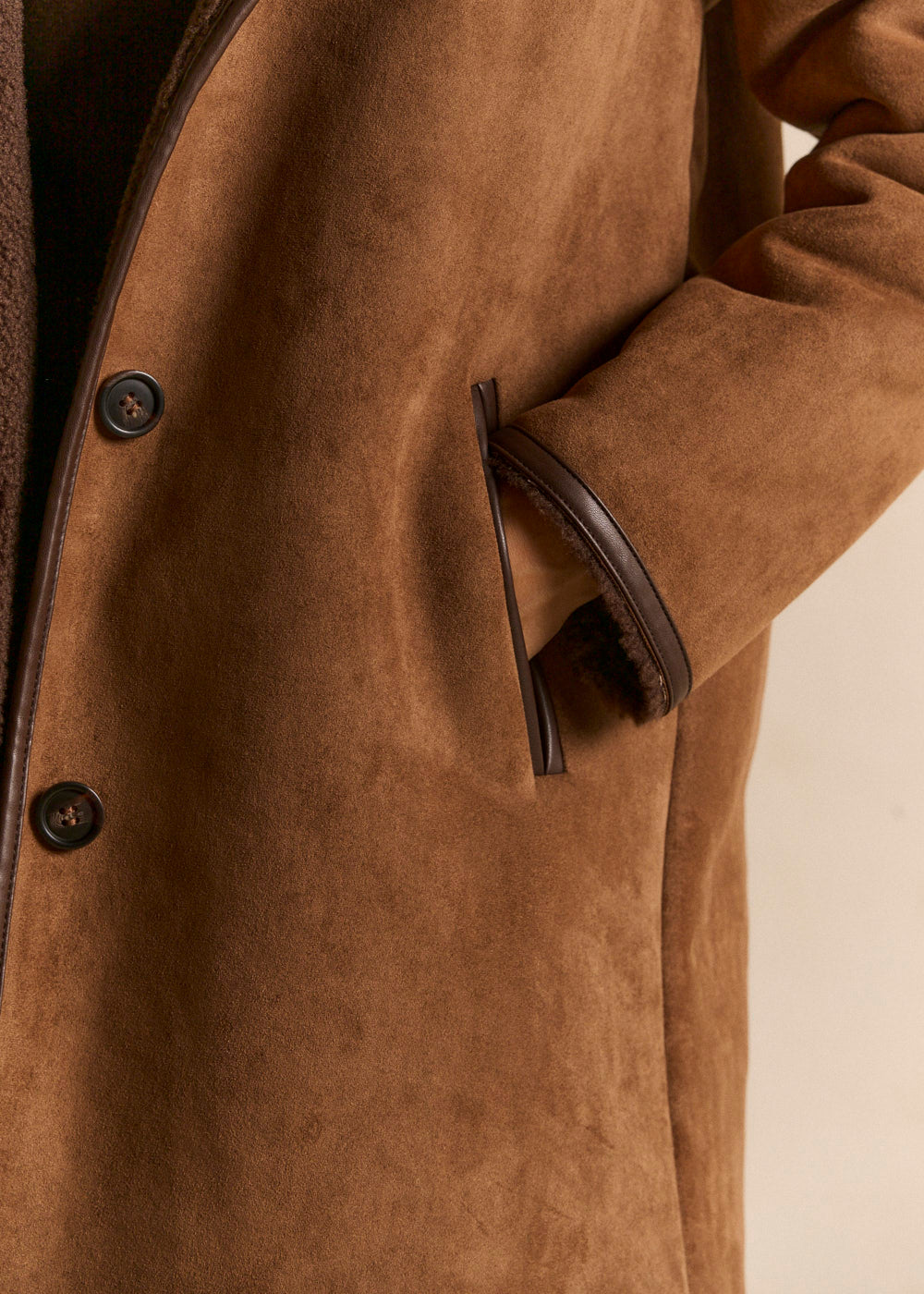 MAGNOLIA Manteau ample en peau lainée à capuche - 4 - Sud Express - Sud Express