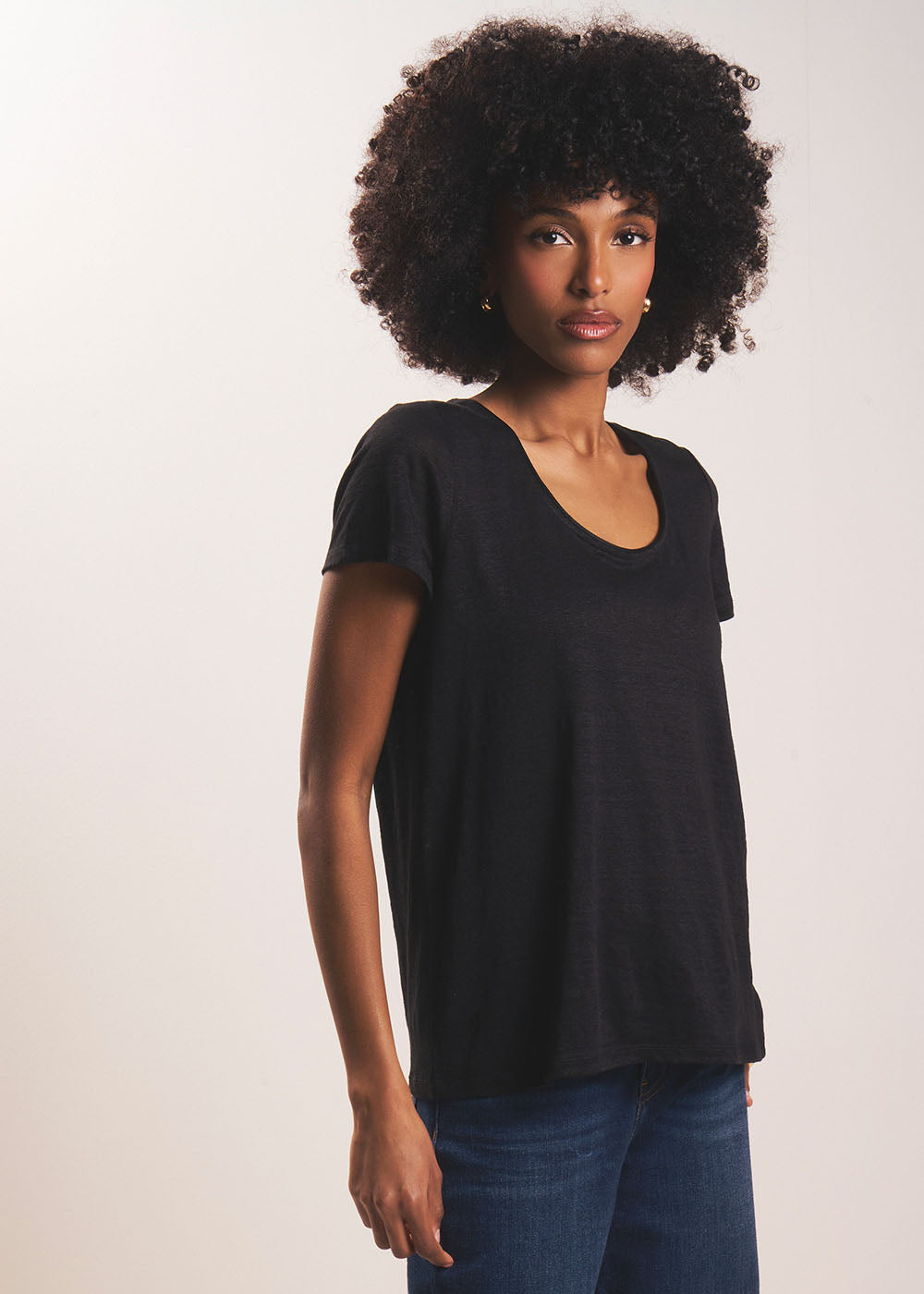 T-shirt en lin col rond ouvert - Sud Express - 5 - Sud Express