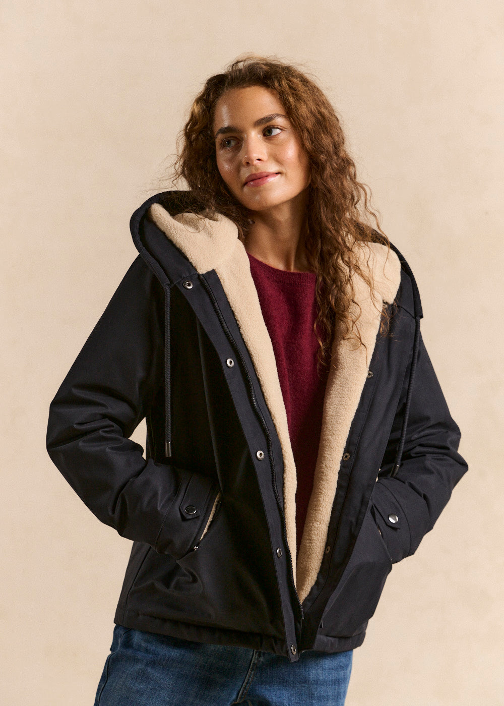 Veste courte déperlante doublée fausse fourrure avec capuche - Sud Express - 1 - Sud Express