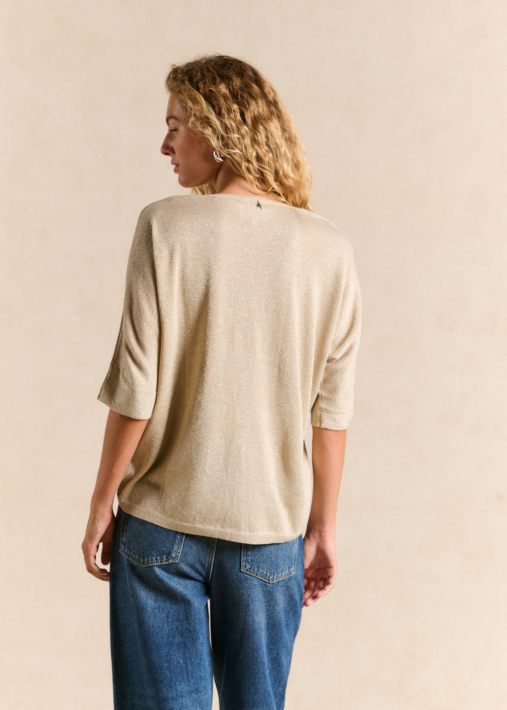 MIKOLOR Pull col V oversize en maille brillante et manches courtes - 3 - Sud Express - Sud Express