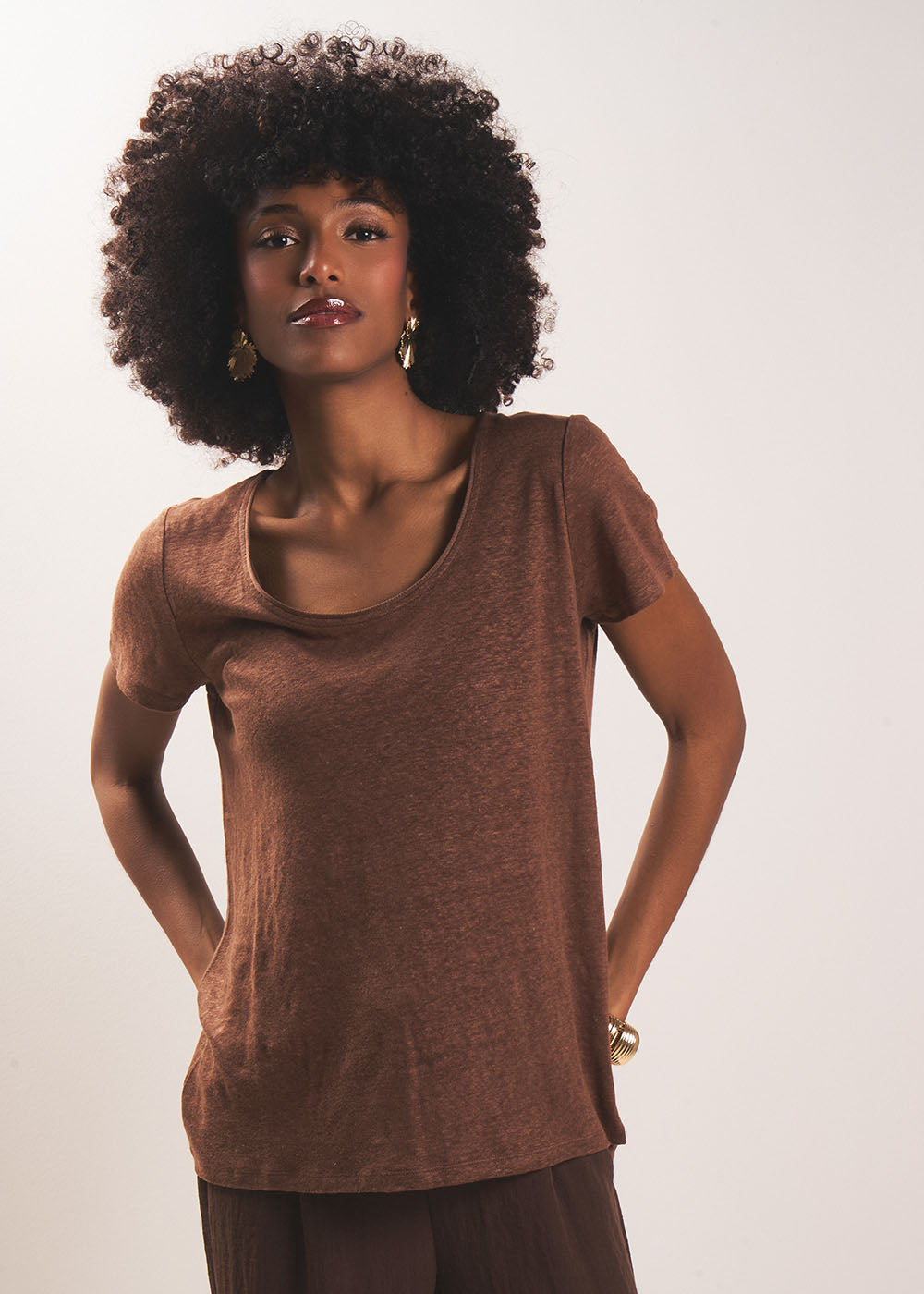 T-shirt en lin col rond ouvert - Sud Express - 5 - Sud Express