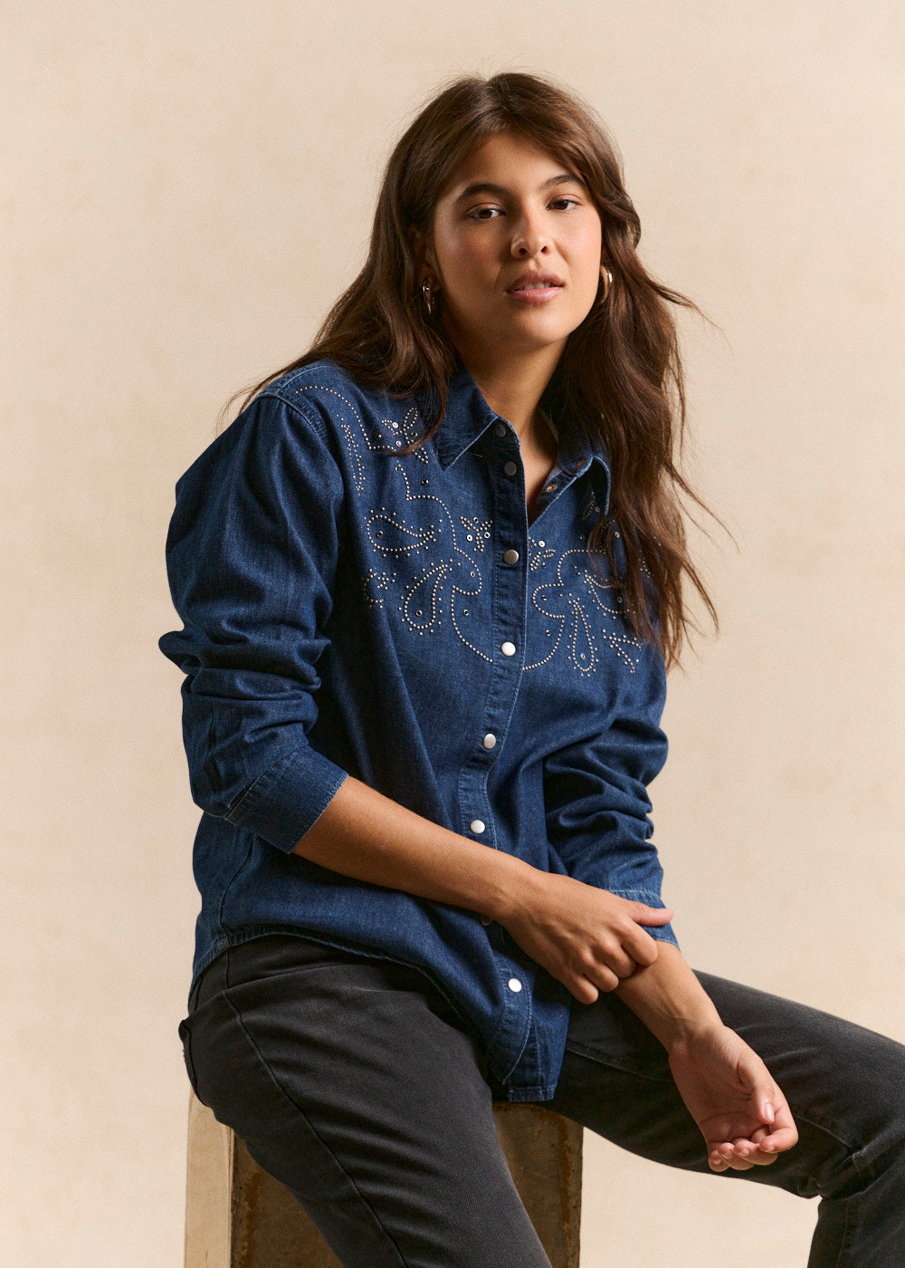 Chemise en denim avec clous - Sud Express - 1 - Sud Express