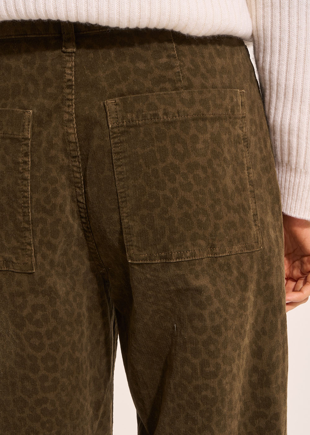 Pantalon en velours imprimé léopard - Sud Express - 4 - Sud Express