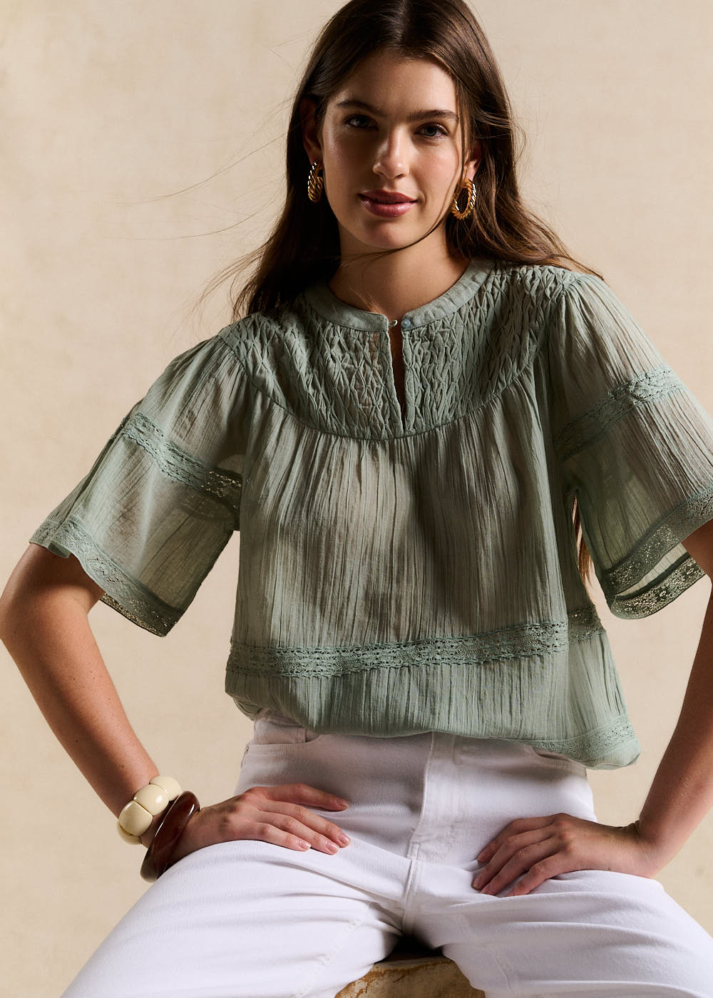 Top en coton à broderie et smock - Sud Express - 4 - Sud Express