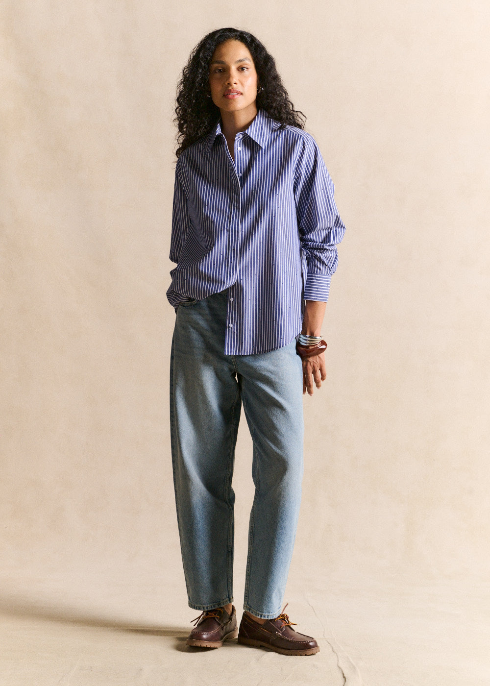Chemise à rayures oversize détails strass - Sud Express - 5 - Sud Express