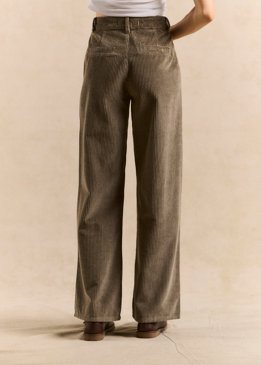 POMMI Pantalon large en velours de coton taille haute - 3 - Sud Express - Sud Express