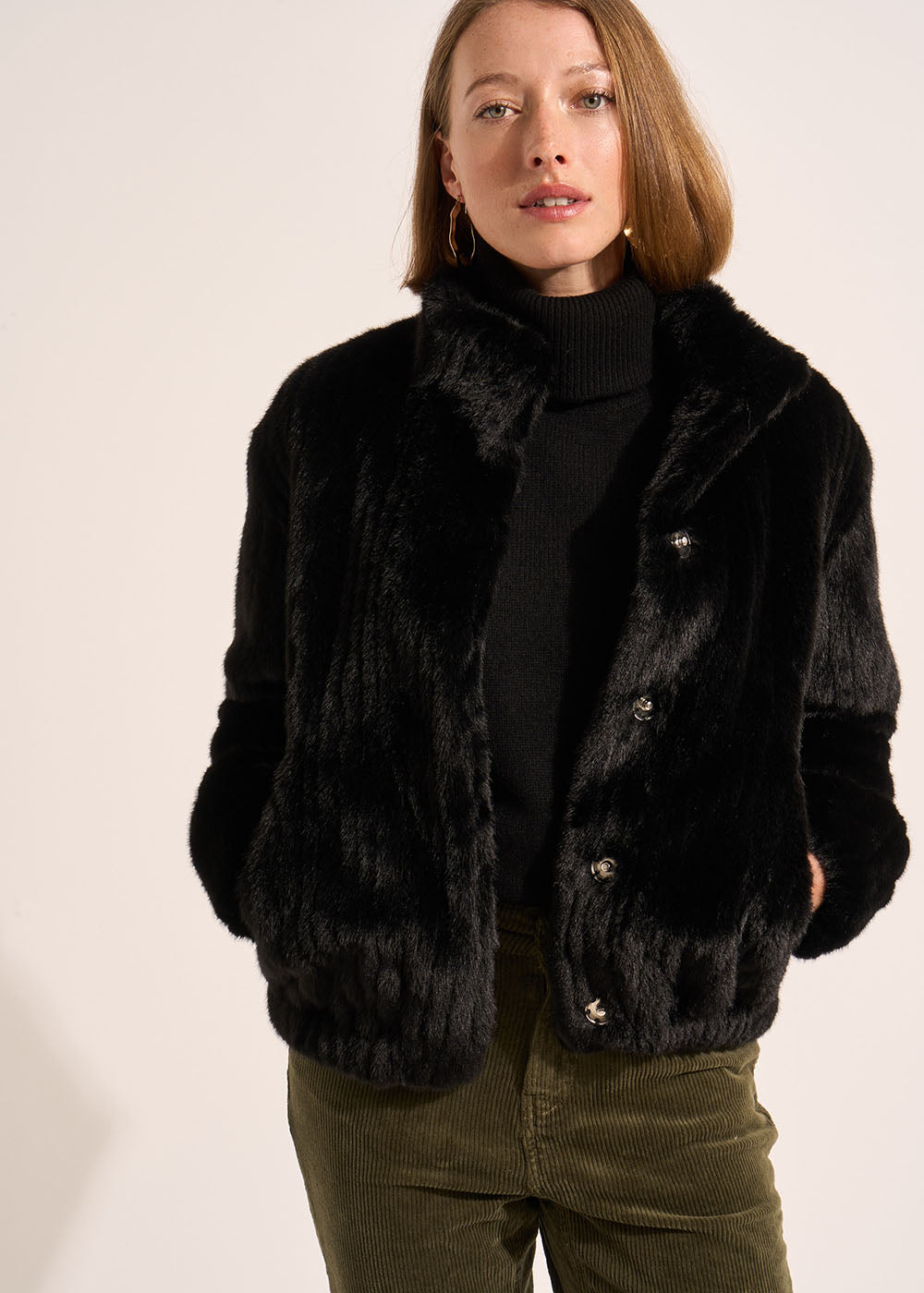 Manteau court en fausse fourrure avec col montant - Sud Express - 5 - Sud Express