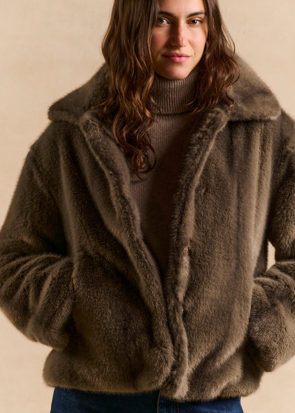 Manteau court fausse fourrure col montant - Sud Express - 1 - Sud Express
