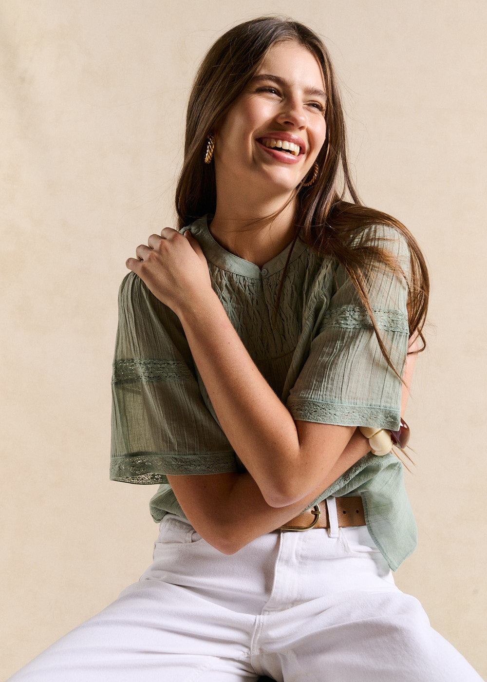Top en coton à broderie et smock - Sud Express - 5 - Sud Express