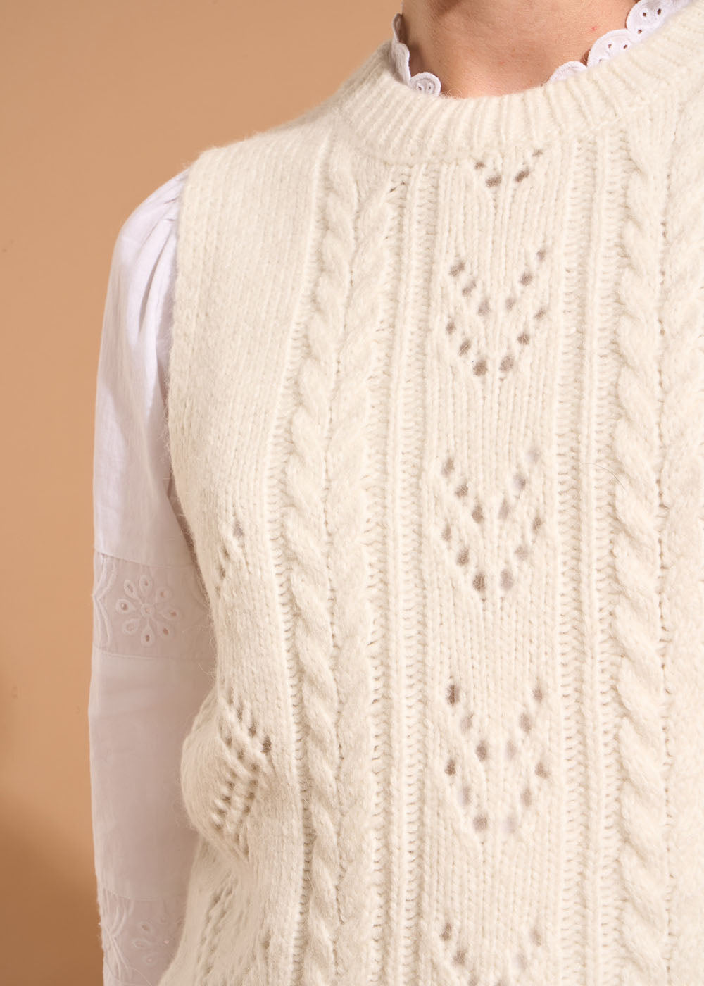 Pull sans manches à col rond et jeu de points - Sud Express - 2 - Sud Express