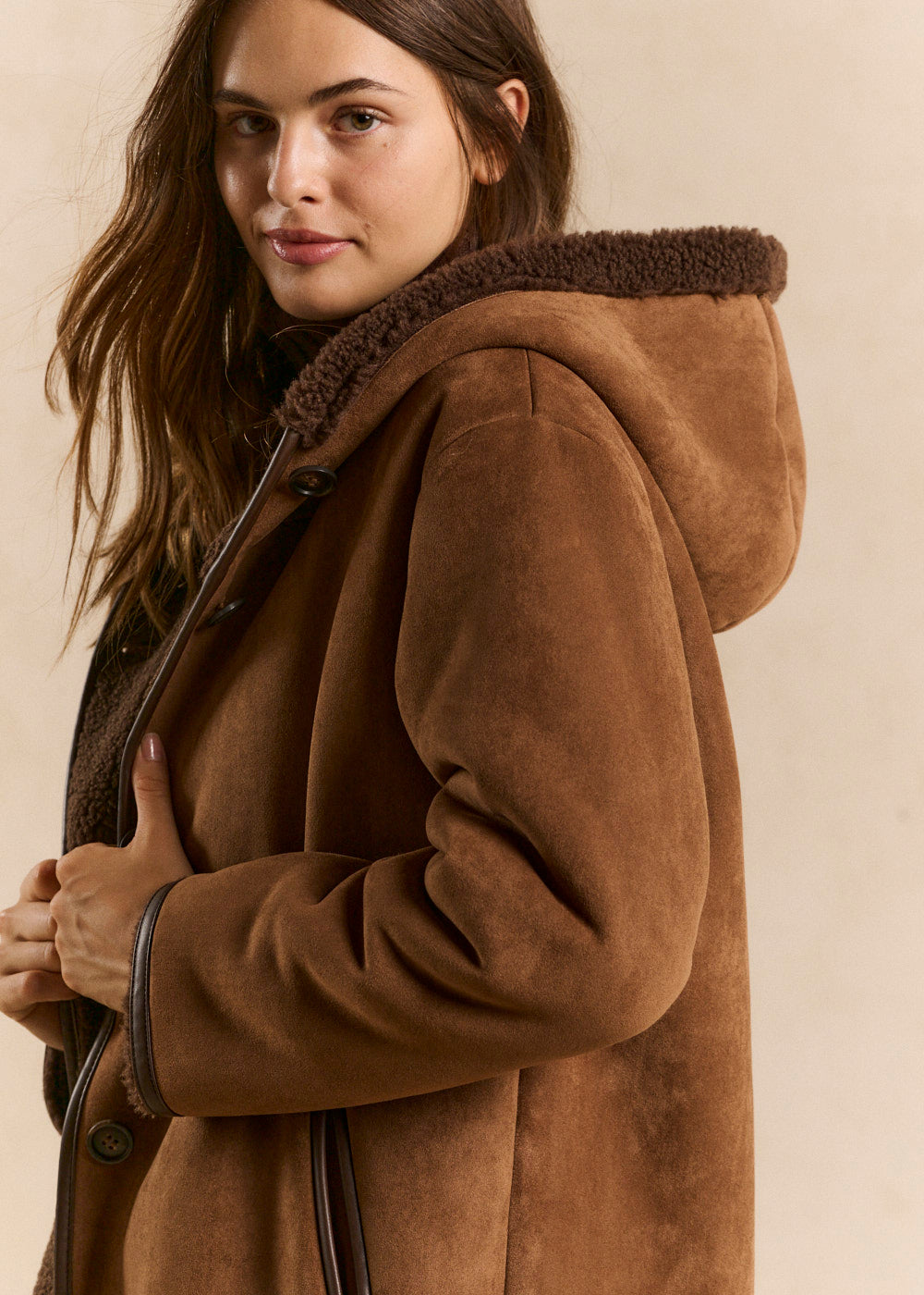 MAGNOLIA Manteau ample en peau lainée à capuche - 2 - Sud Express - Sud Express