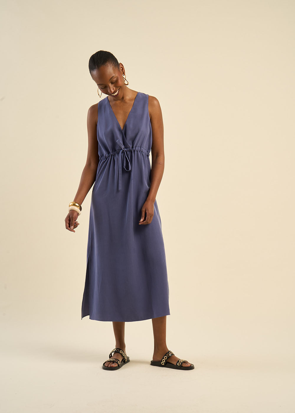 Robe longue ajustée décolleté en V - Sud Express - 1 - Sud Express
